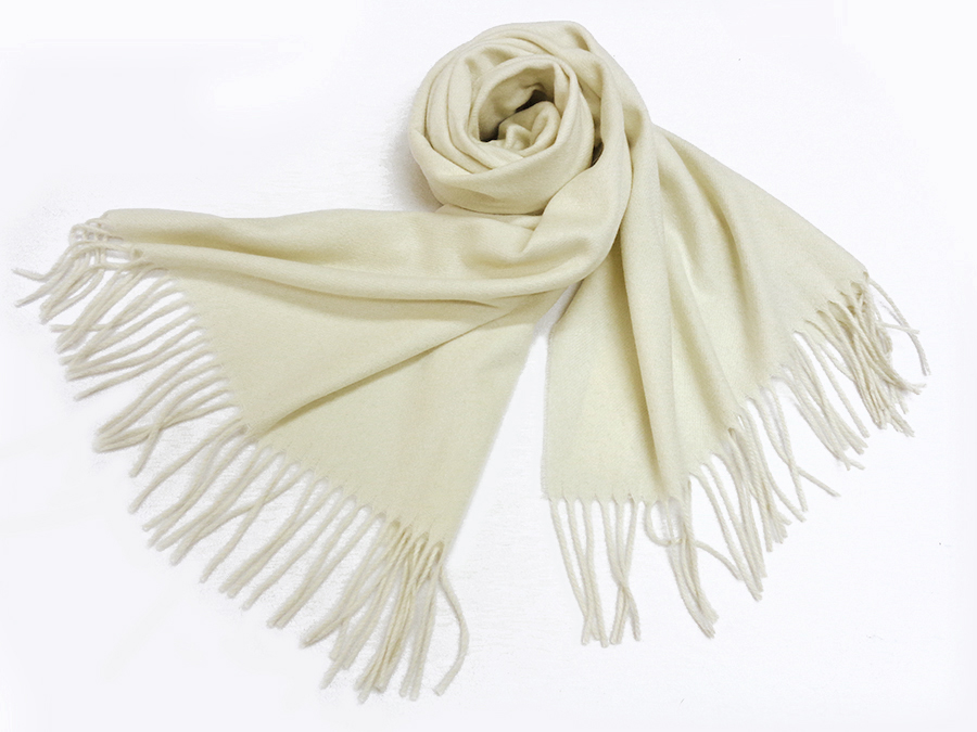 Scarf that looks like a fanny deals